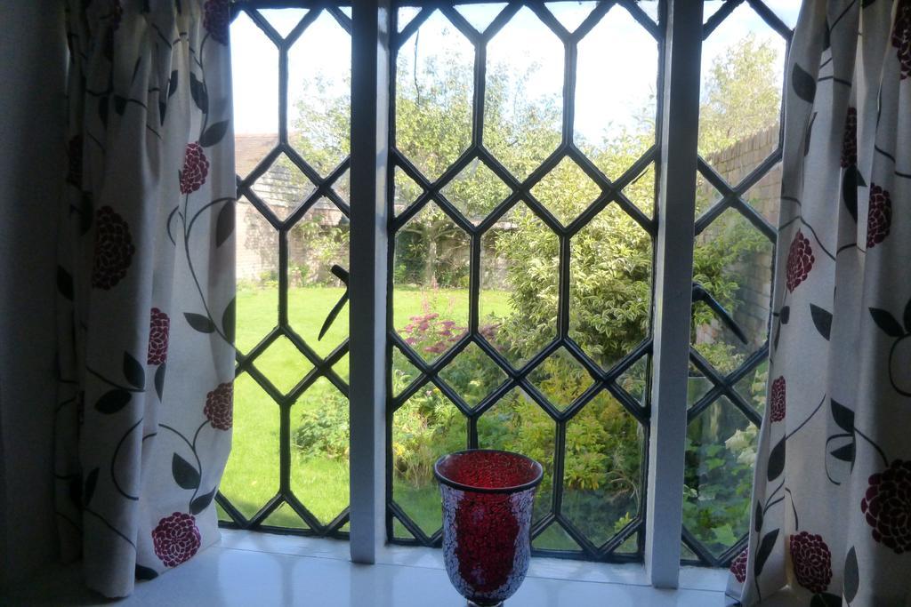 Strawberry Cottage B&B Hedge End Bilik gambar