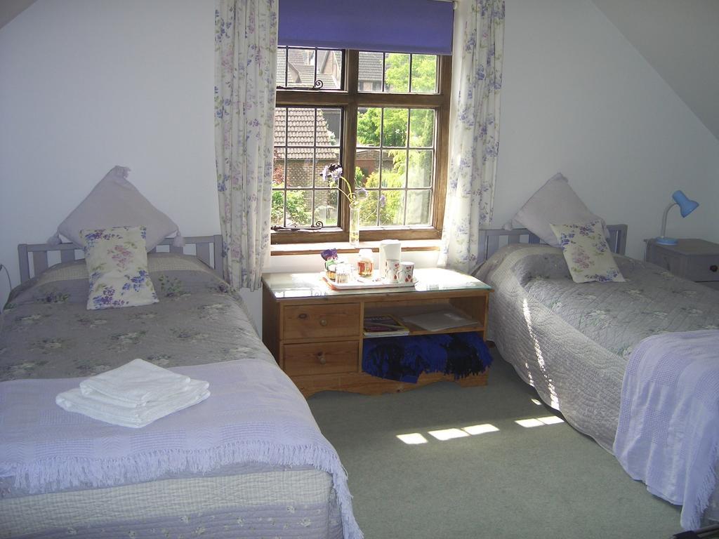 Strawberry Cottage B&B Hedge End Bilik gambar
