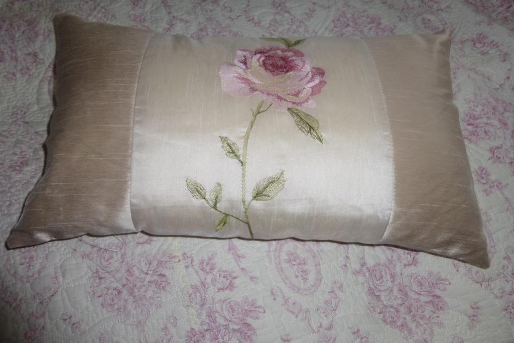 Strawberry Cottage B&B Hedge End Bilik gambar